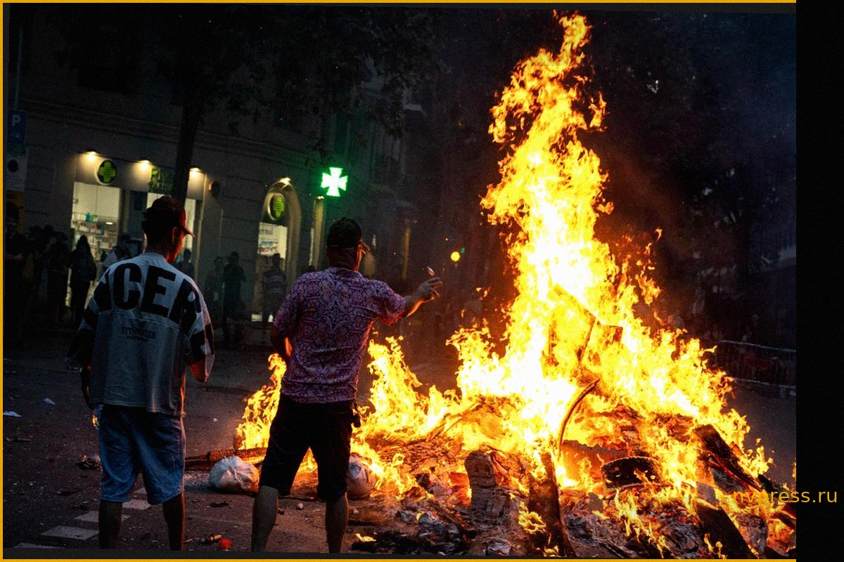 El fuego reina en la verbena de Sant Joan